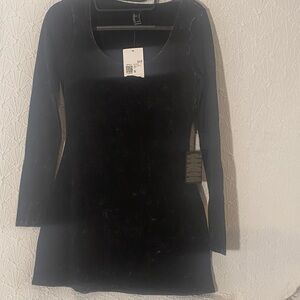 Forever 21 Classic Black Dress size S. Figure Hugging. Sleek & Simple. Y2K. Chic